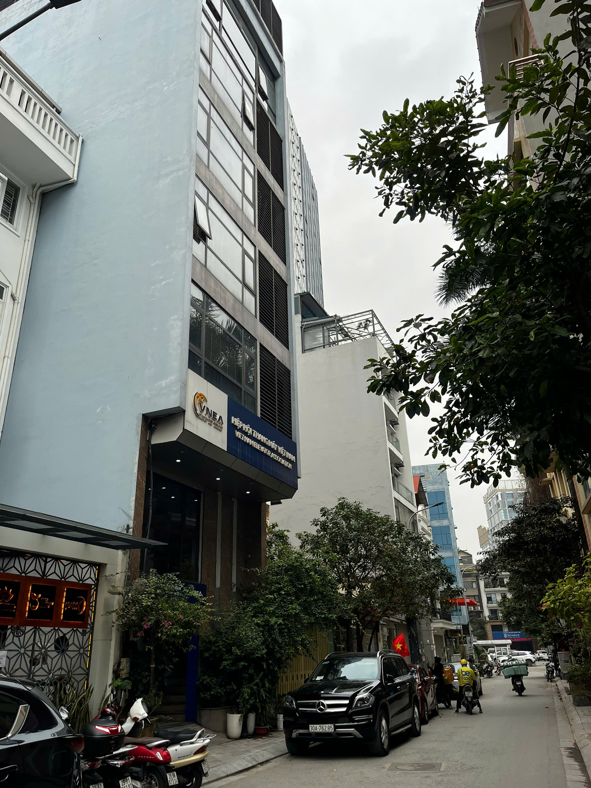 Siêu hiếm, bán nhà Nghĩa Đô, phân lô ô tô tránh, 67m, chỉ 23 tỷ