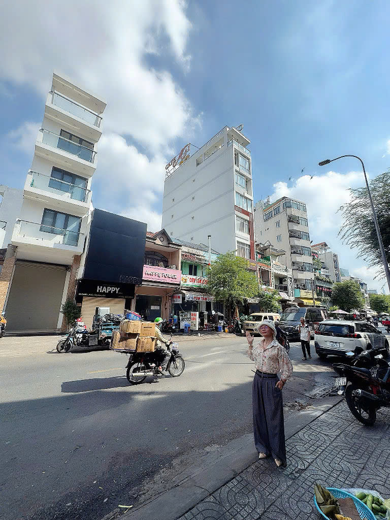 BÁN NHÀ 5 TẦNG MỚI - MẶT TIỀN KINH DOANH ĐƯỜNG CÔ BẮC, QUẬN 1 - HIẾM NHÀ BÁN