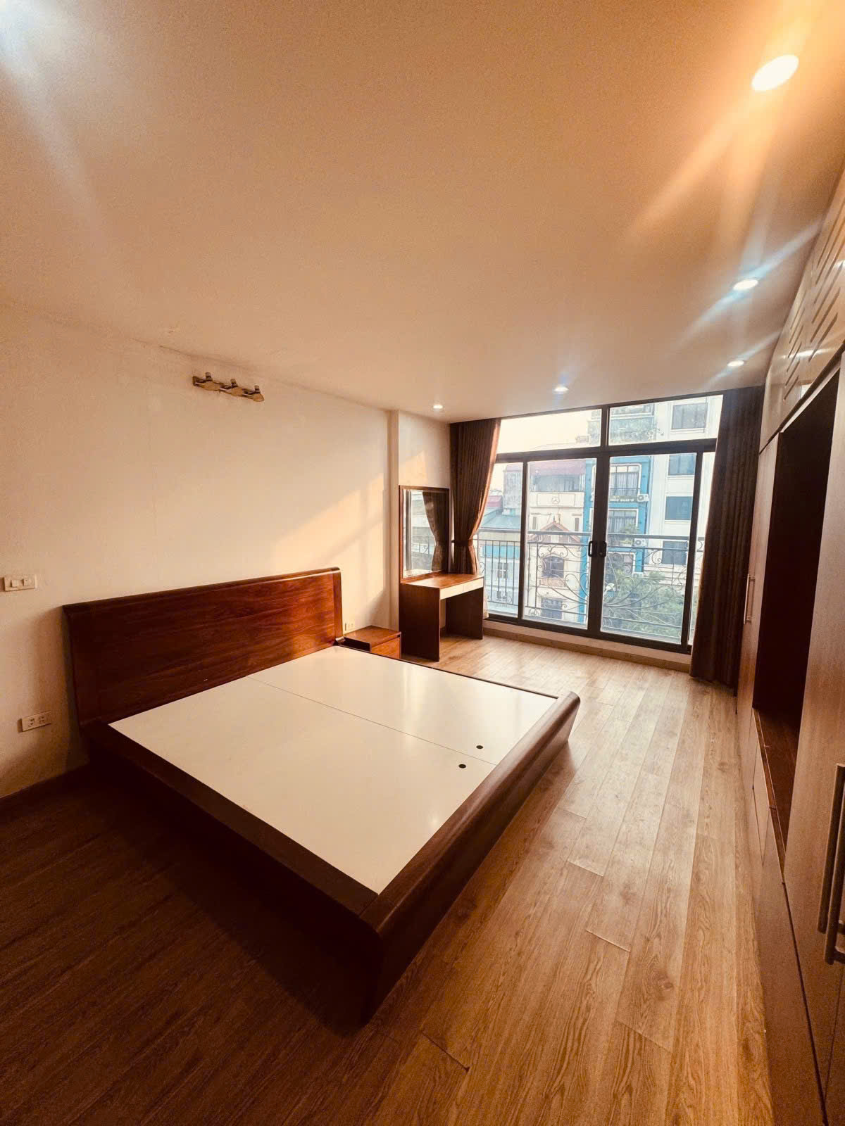 BÁN NHÀ 6 TẦNG NGÕ 68 CẦU GIẤY KHÔNG QUY HOẠCH GẦN OTO Ở SƯỚNG TIỆN ÍCH 9,7 TỶ