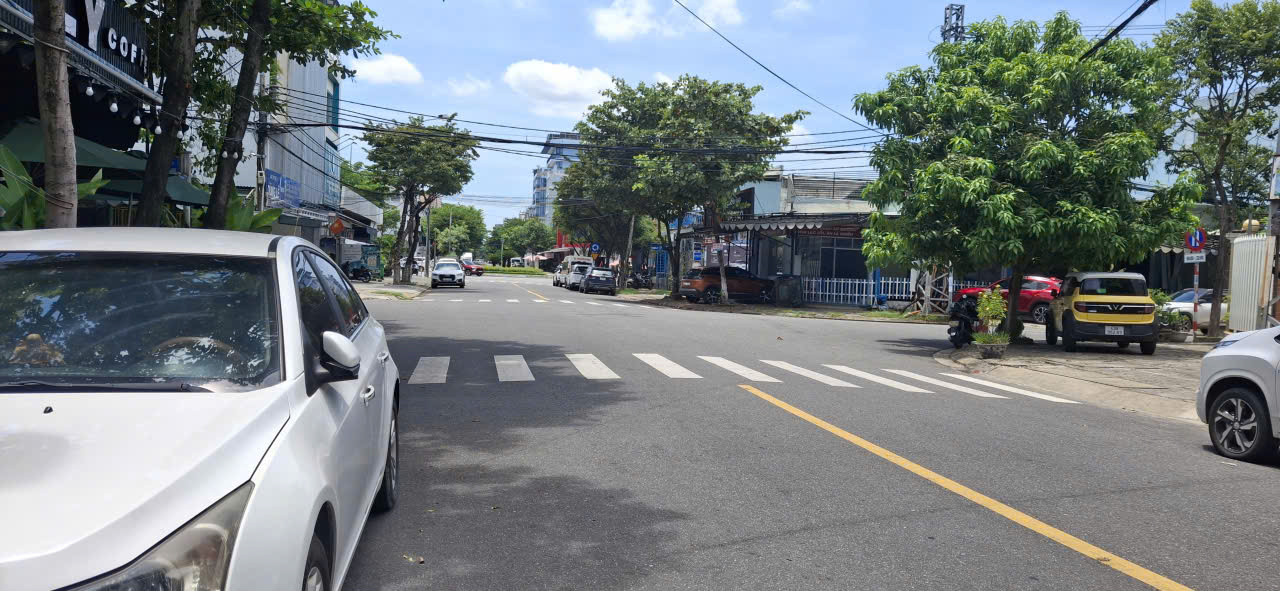 NHÀ 2.5 TẦNG MẶT TIỀN 10.5M – SÁT LÔ GÓC – TRỤC CHÍNH HUỲNH TẤN PHÁT – HẢI CHÂU