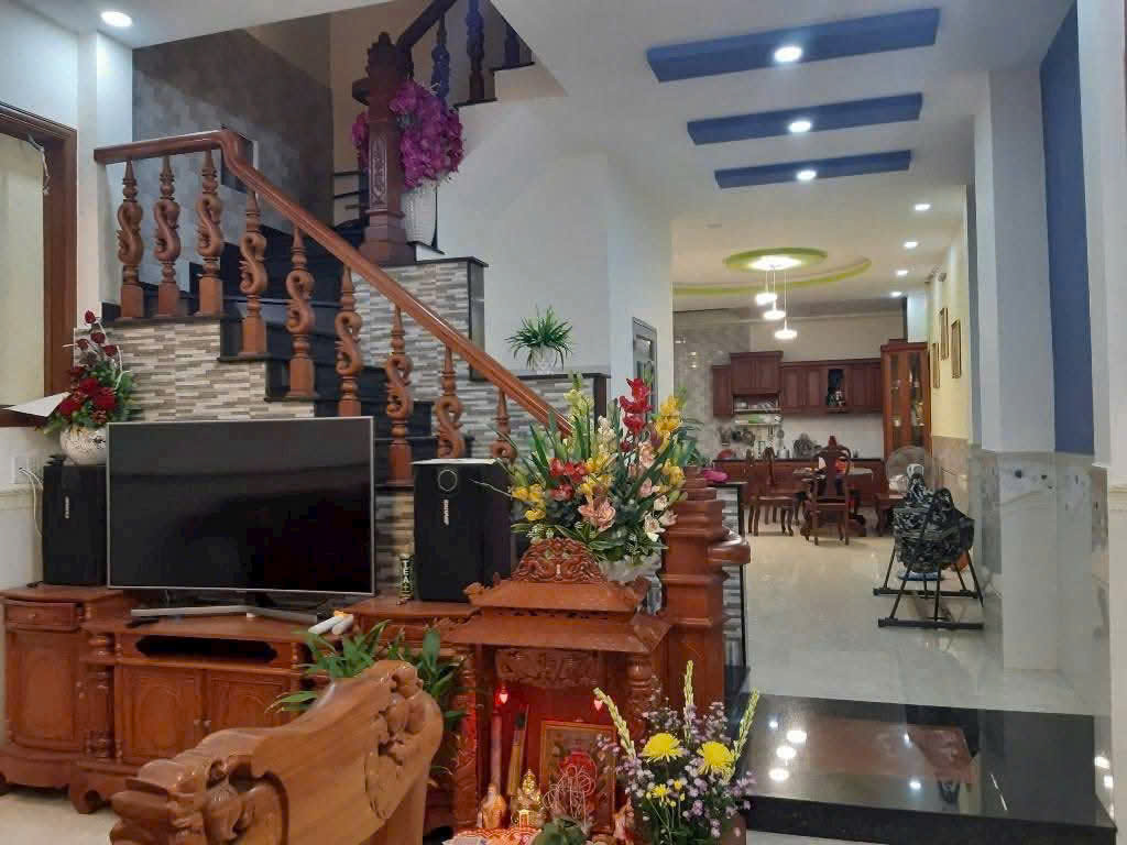 NHÀ (5x30) MẶT TIỀN TRƯƠNG THỊ HOA, Q12 VỊ TRÍ VIP DÒNG TIỀN 20TR/THÁNG!