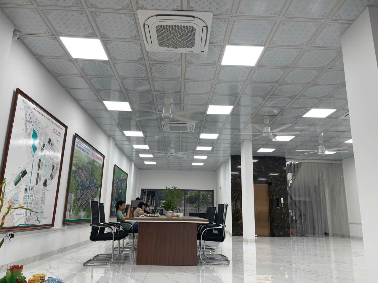CHO THUÊ TÒA NHÀ 7 TẦNG, DT 300M2, THANG MÁY, MẶT ĐƯỜNG 60M, KĐT THANH HÀ, HÀ ĐÔNG