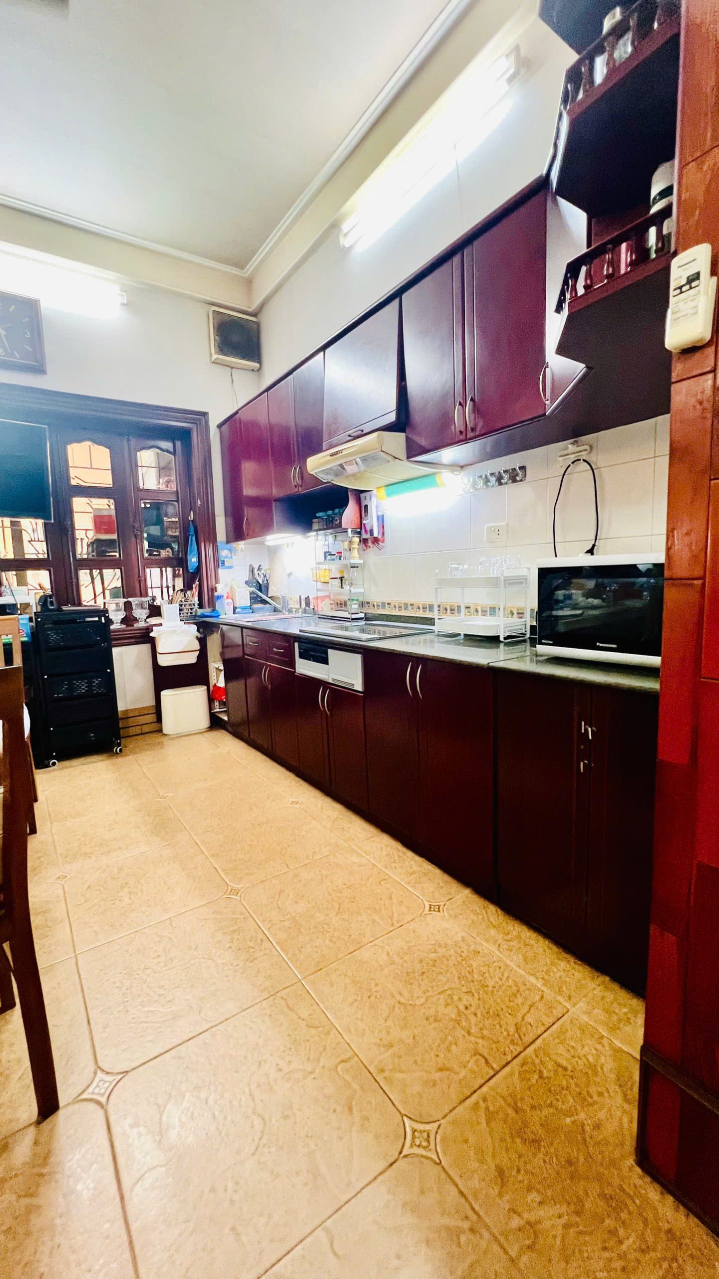 BÁN NHÀ TÂY HỒ DÂN XÂY SANG CHẢNH SỔ ĐẸP GẦN Ô TÔ GẦN HỒ Ở SƯỚNG 58M x 4TxMT5.8M