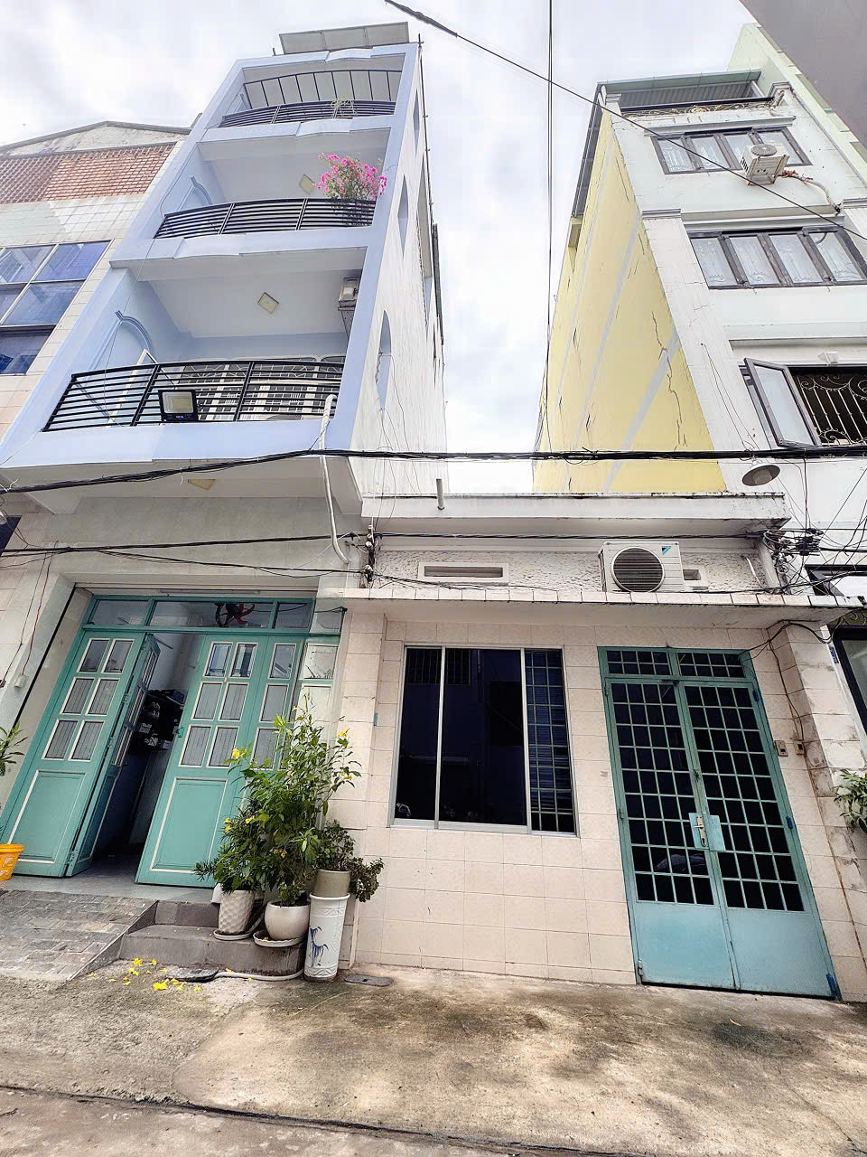 CHÍNH CHỦ 1 ĐỜI SỔ - BÁN NHÀ 2 TẦNG XE HƠI NGỦ TRONG NHÀ Đ.ĐINH CÔNG TRÁNG, QUẬN 1 - NGANG ĐẸP 4M*19M - HIẾM NHÀ BÁN