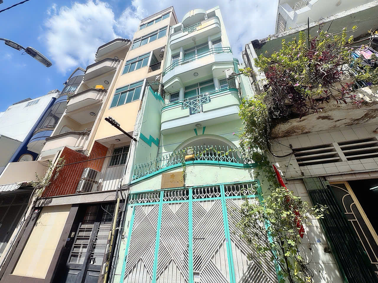 CHÍNH CHỦ BÁN NHÀ 2 TẦNG MẶT TIỀN KD ĐƯỜNG HUYỀN QUANG, QUẬN 1 - NGANG 4M*16M - CHÀO CHỈ 15,5T - GIÁ TỐT NHẤT KHU VỰC