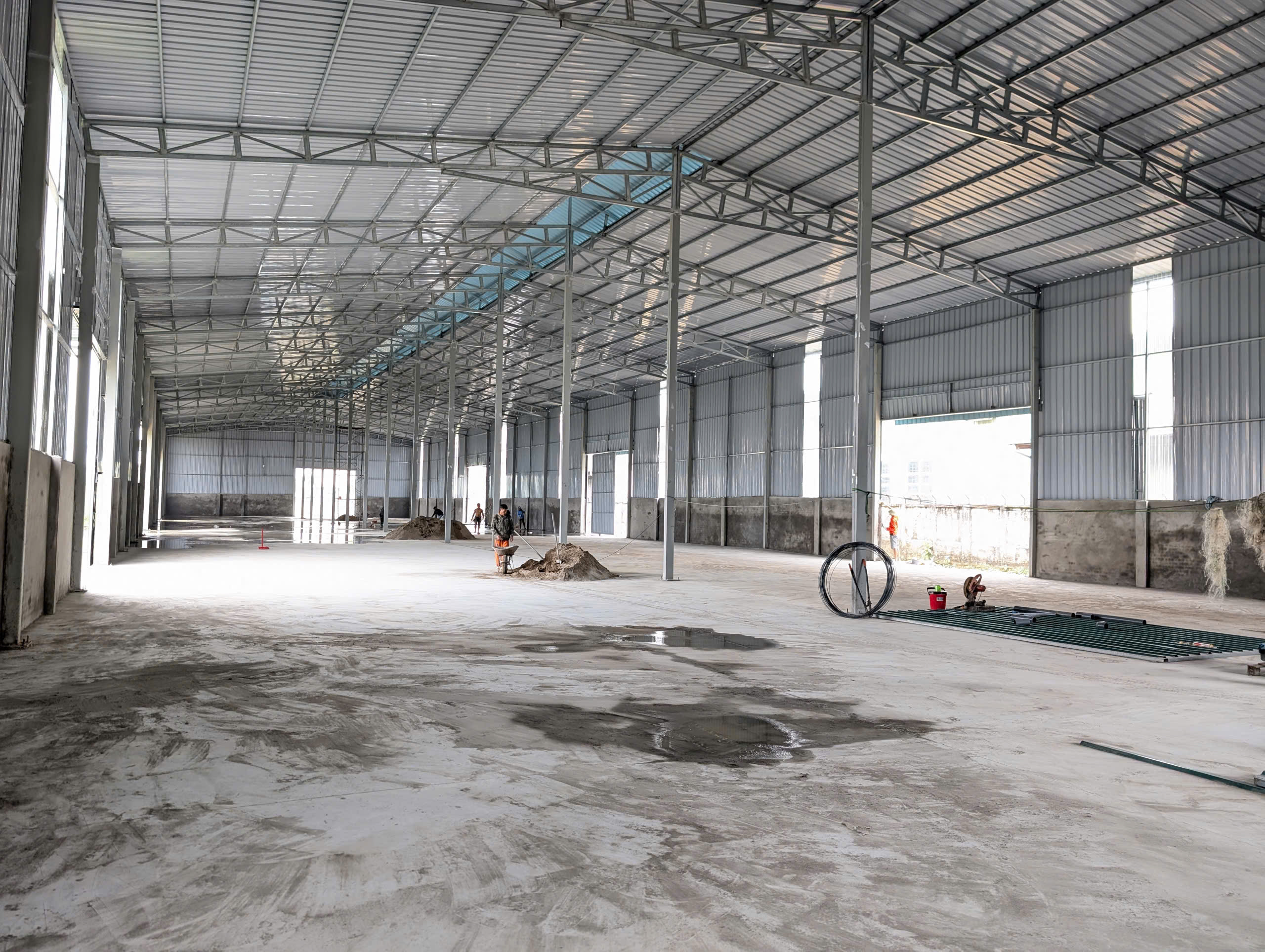 cho thuê kho xưởng tại Nguyên Khê , Đông Anh, Hà Nội. Diện tích gồm 2 kho , kho 1 :1992m , kho 2 : 1440m xe container