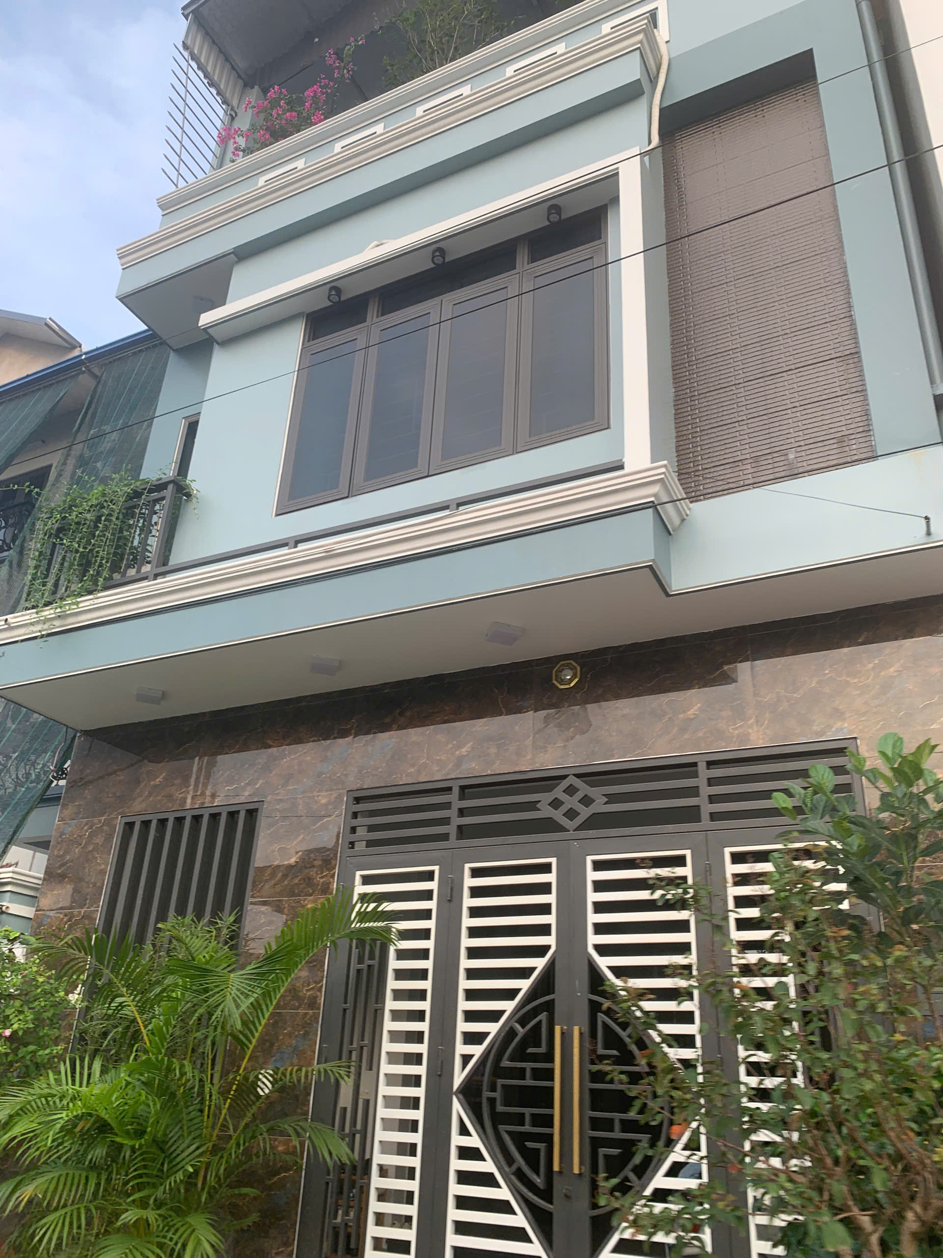 Bán nhà mặt phố Trần Đại Nghĩa –Hai Bà Trưng- gần Đại La – lô góc hiếm, kinh doanh sầm uất