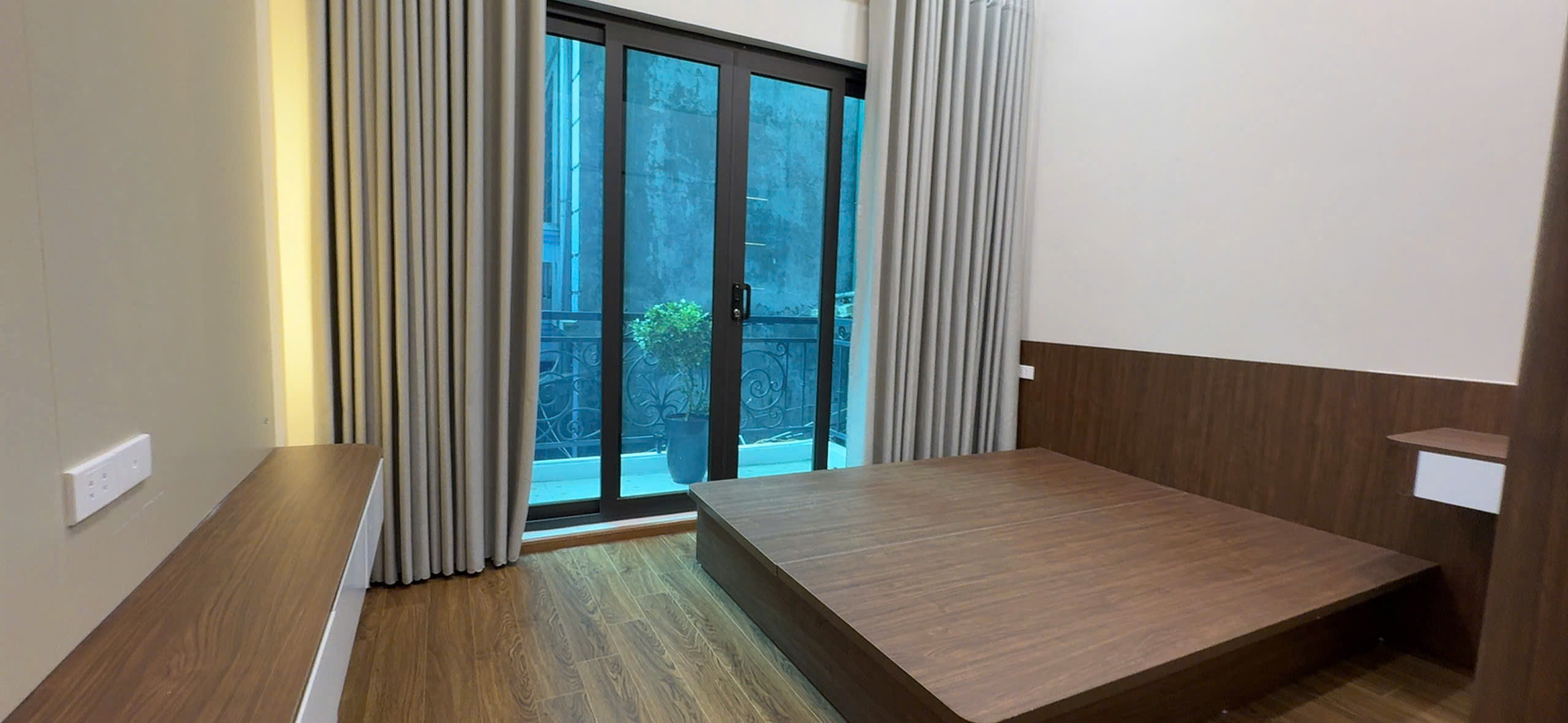 BÁN NHÀ THÁI THỊNH OTO TRÁNH- KINH DOANH ĐỈNH- KO LỖI LẦM-KO QUY HOẠCH DT 58M2 CHỈ 23.5 TỶ