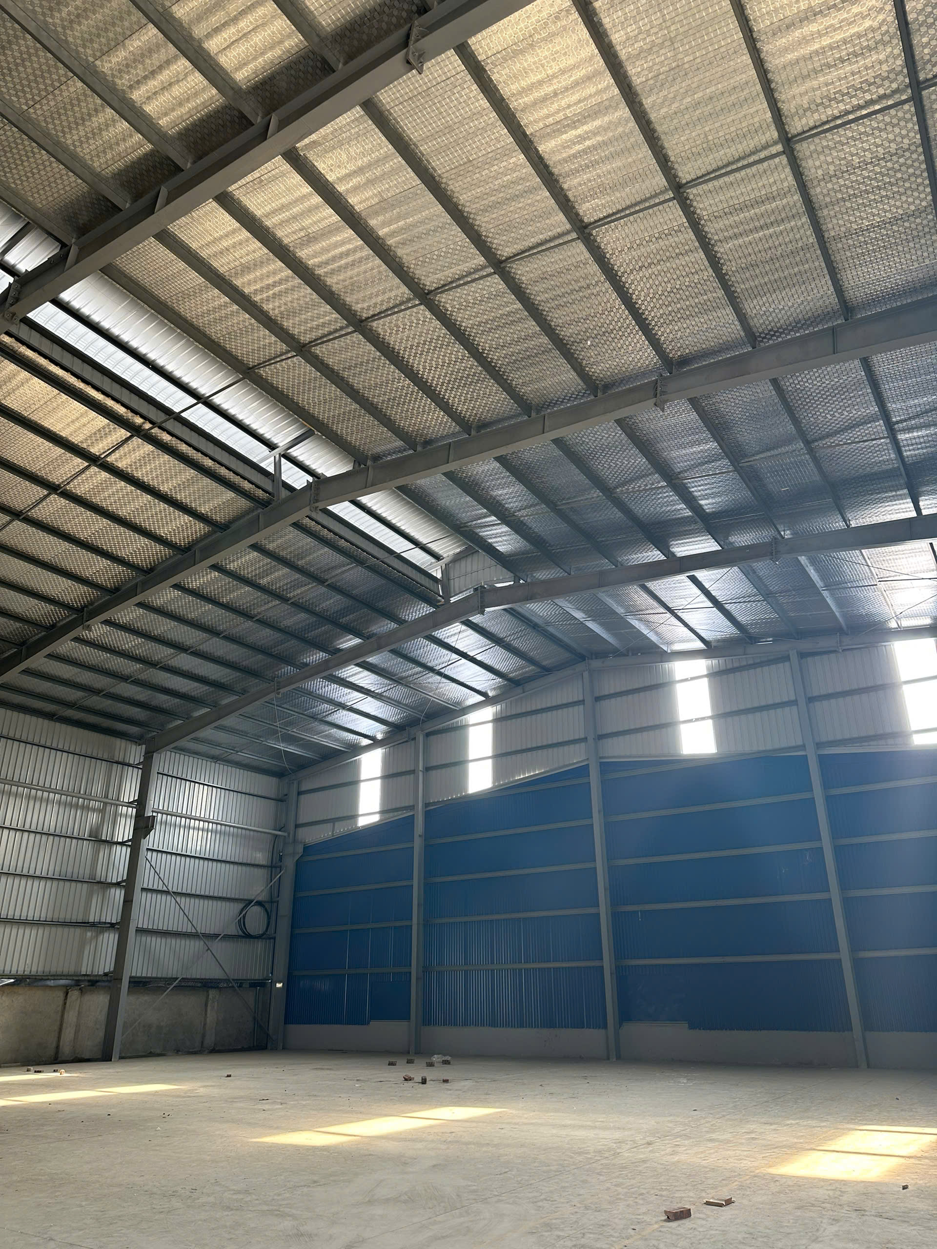 cho thuê kho xưởng tại Việt Yên,Yên Mỹ , Hưng Yên. Diện tích 1000m xưởng cao 10m điện 3fa đầy đủ giá 30 triệu