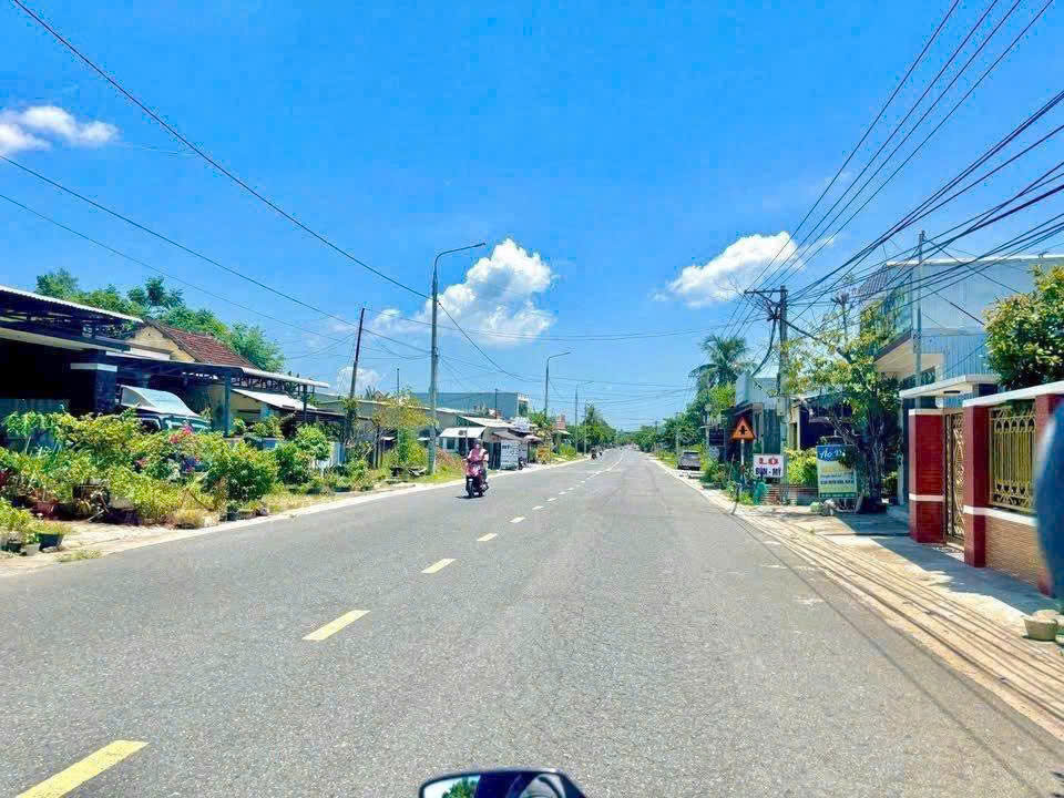 Cần bán lô đất diện tích rộng 225m2 giá chỉ 795 triệu