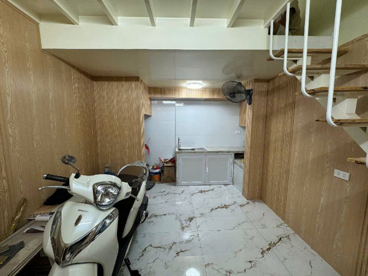 Chính chủ cần bán nhà Số 6 ngách 62/20 ngõ Trại Cá, đi đường 315 Trần Đại Nghĩa vào rất thuận tiện.