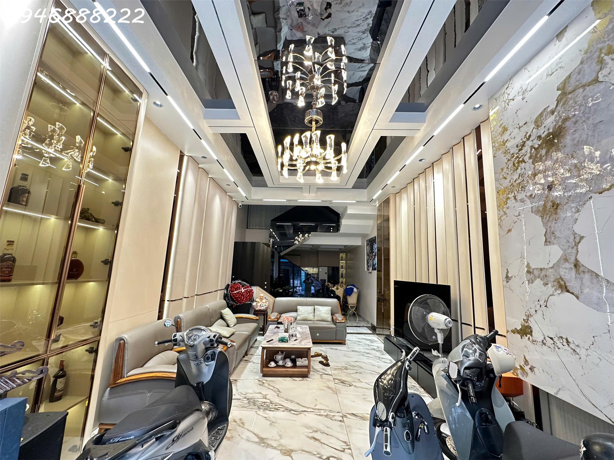 Nhà mặt đường lô góc Chùa Hàng - Ngang 4.65m - Lô góc cực đẹp