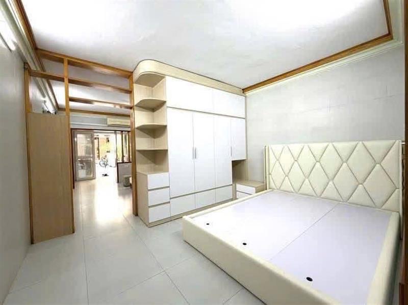 TẬP THỂ CẦU GIẤY TẦNG 1 DT 80M GIÁ 5,8 TỶ,Ô TÔ ĐỖ CỬA