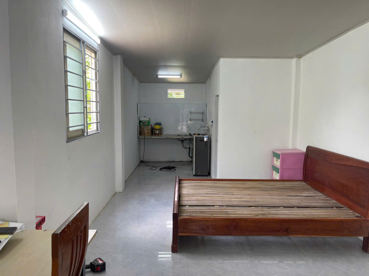 CHO THUÊ NHÀ 45m² – Ô TÔ ĐỖ CỬA – GẦN VIN MEGA MALL SMART CITY (1KM)