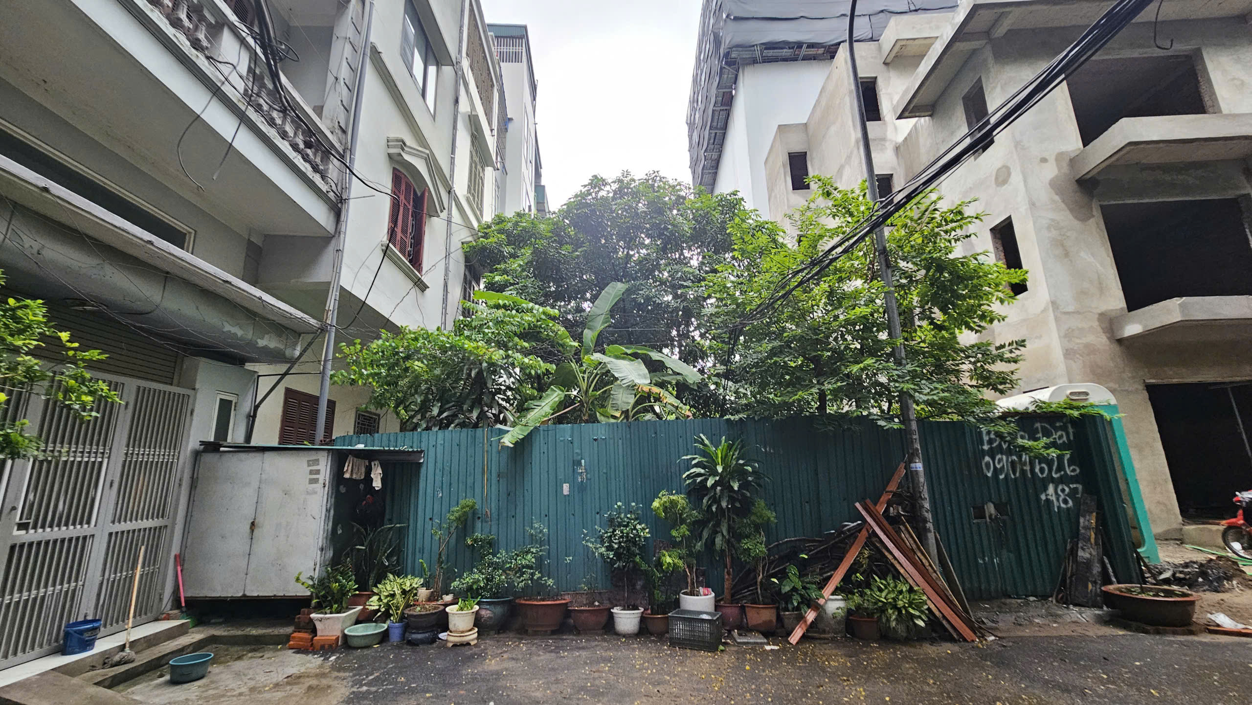 MẢNH ĐẤT VÀNG GẦN 200m2- TÂY HỒ - HAI MẶT NGÕ Ô TÔ TRÁNH ĐỖ - ĐẦU TƯ XÂY CHMN HÁI RA TIỀN