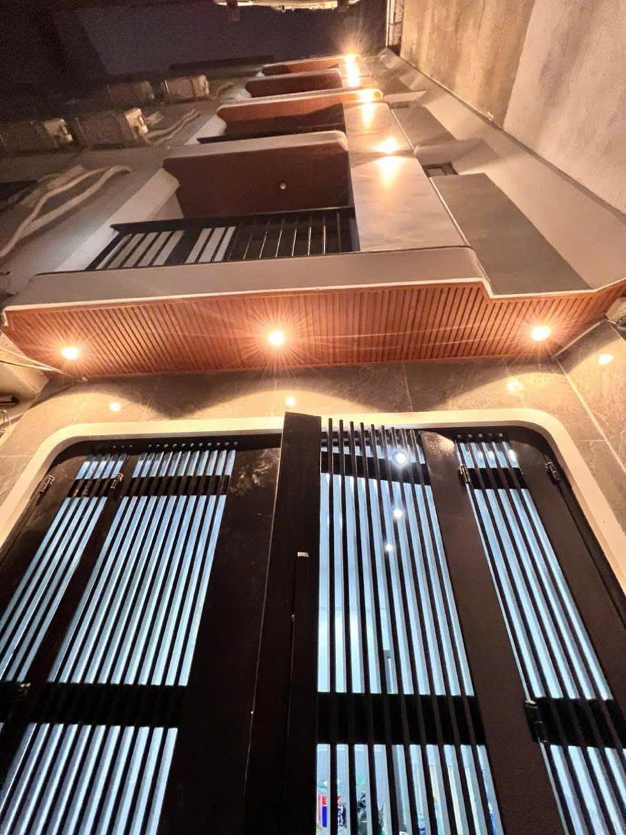 CCMN QUAN HOA DÒNG TIỀN 60TR/THÁNG - 10 PHÒNG DT 45m2 6 tầng mT 4m Giá 11.5 tỷ