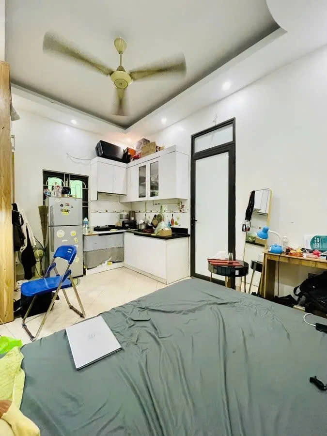 Siêu hiếm Đường Cầu Giấy 30m2, 5 tầng, mặt tiền 5.3m gần ô tô nhỉnh 8 tỷ khu dân trí cao