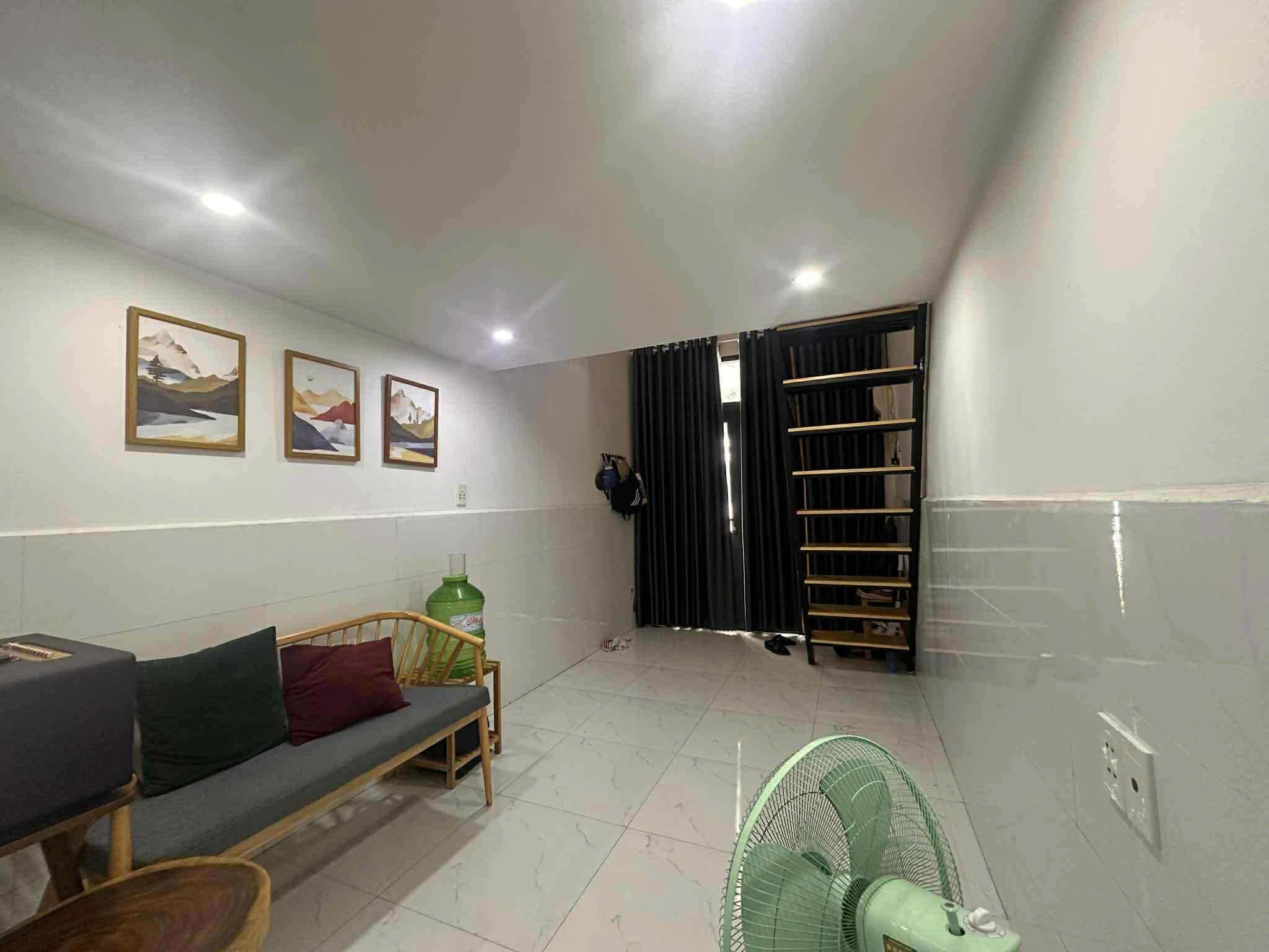 ♣ Góc kiệt rộng 3m thấy MT Nguyễn Hoàng, Kinh Doanh Tốt, 28m2, Gác lửng, sạch đẹp, 2.x tỷ