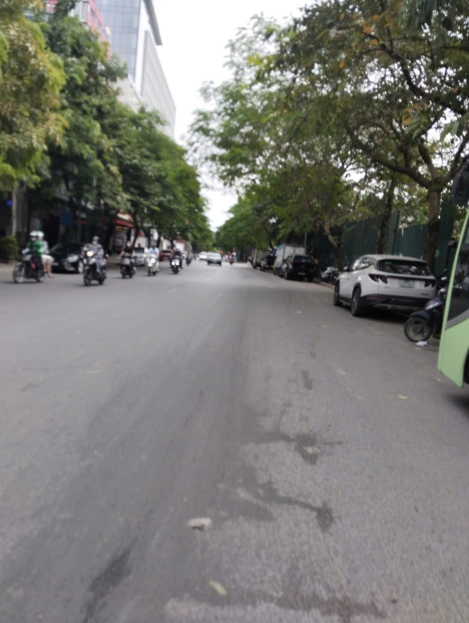 Bán đất mặt phố Trung Kính 160m², mặt tiền 6.4m – TẶNG nhà C4 – Giá 125 Tỷ