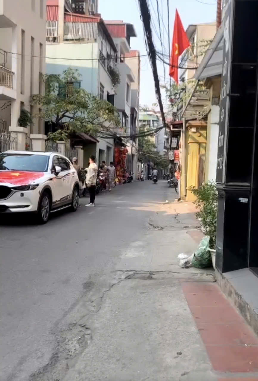 LONG BIÊN TRIỆU ĐÔ – LÔ GÓC 2 MẶT NGÕ – MT 6.5M – OTO ĐỖ CỬA – SỔ ĐỎ HOA HẬU Bồ Đề – Long Biên Diện