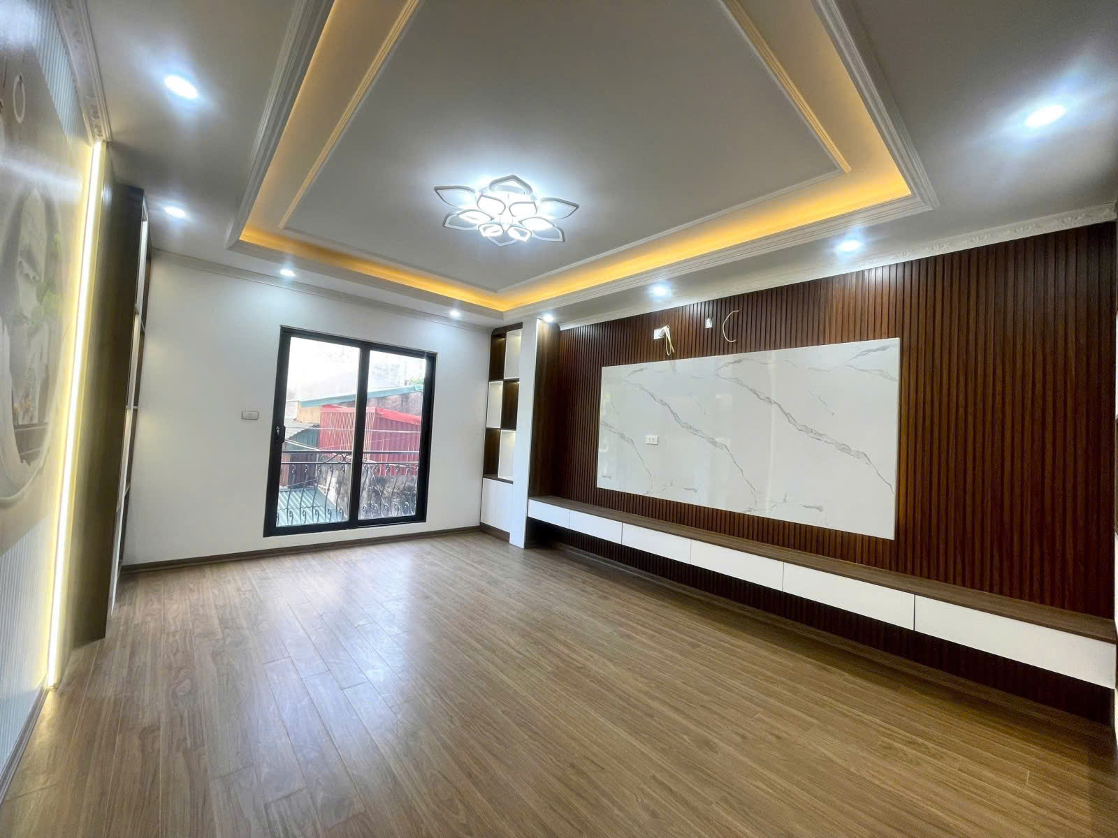 BÁN NHÀ PHÂN LÔ, NGỌC HỒI- THANH TRÌ, 60 M2, 6 TẦNG TM, MT 4 M, GIÁ 12,8 TỶ.