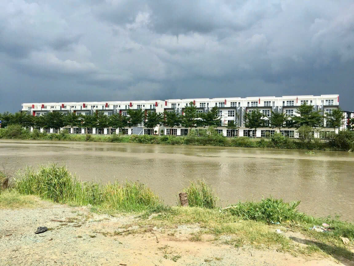 Kẹt tiền nên bán lô đất biệt thự ĐƯỜNG 1 , nguyễn duy trinh Sông Rạch Chiếc - Long Trường - Quận 9 - TP. Thủ Đức