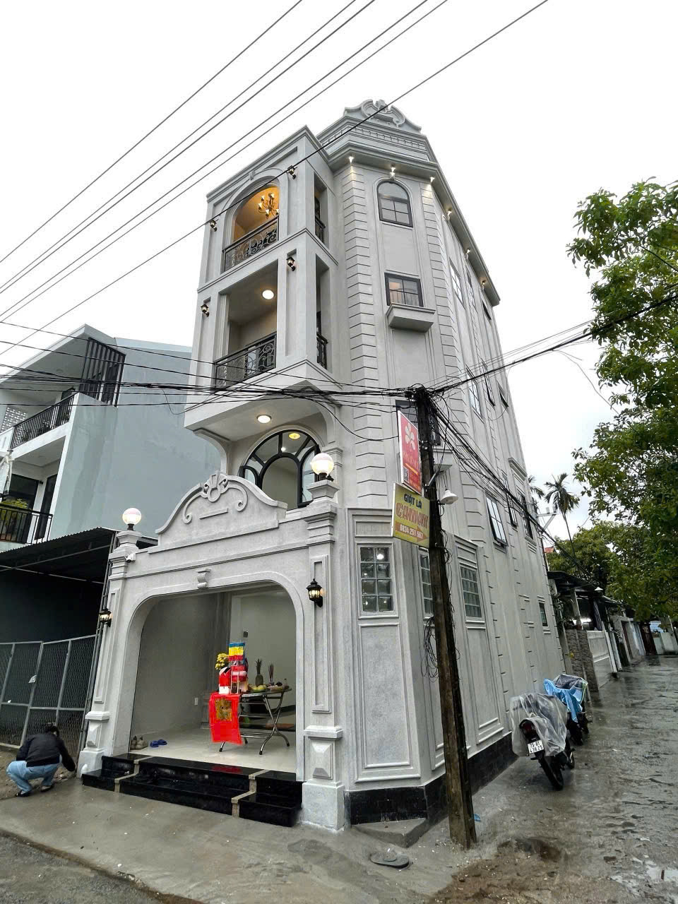 BÁN NHÀ 4 TẦNG – 3 MẶT TIỀN DUY TÂN, TRUNG TÂM TP HUẾ. CAO RÁO KO LỤT