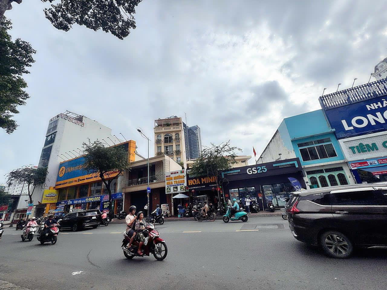 BÁN NHÀ 2 TẦNG MẶT TIỀN KD Đ.CỐNG QUỲNH, P.NGUYỄN CƯ TRINH, QUẬN 1 - VỊ TRÍ VIP - NGANG LỚN 8M*38M - NGAY Đ.NGUYỄN THỊ