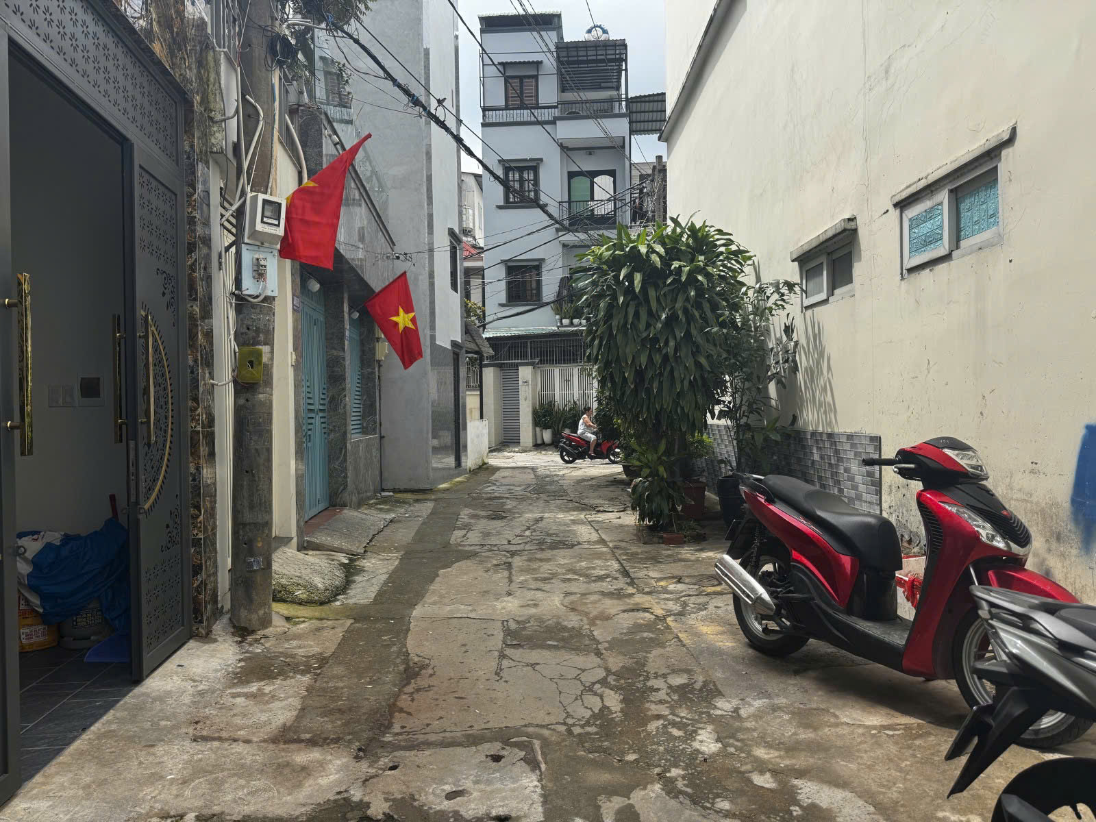 nhà đẹp - hẻm xe hơi - gần mặt tiền-Bùi Đình Túy - 49m2 - 3 tầng - 3 PN - Sổ A4 - Chỉ 7.18 tỷ