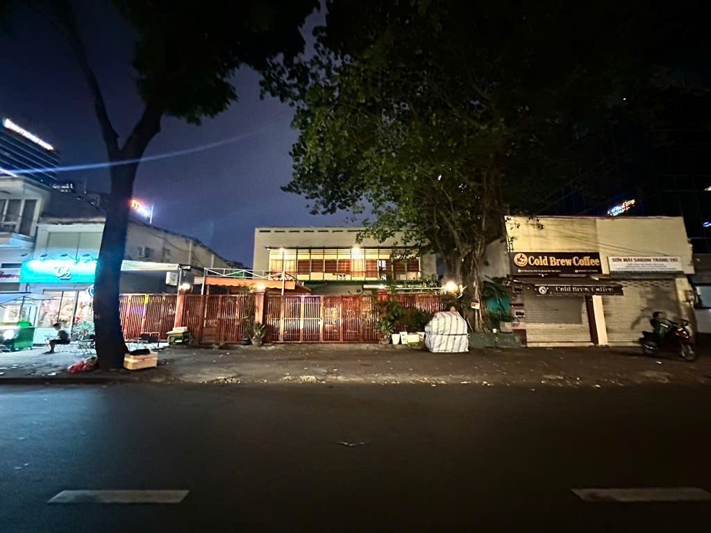 Vị trí hiếm có độc quyền quận 1 mặt tiền hơn 1320m² chỉ với 1250 tỷ có GPXD 16 tầng 3 hầm còn TL