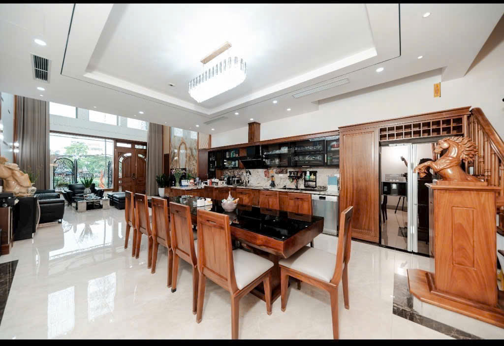 SIÊU PHẨM VIEW HỒ – DUY NHẤT TRUNG TÂM BỒ ĐỀ – MẶT TIỀN KHỦNG – GARA – THANG MÁY – GẦN CẦU TRẦN HƯNG ĐẠO