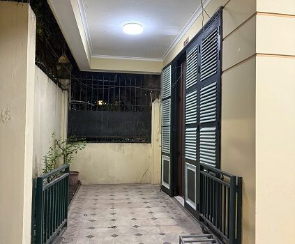 Chính chủ cho thuê nhà nguyên căn ngõ 29 Võng Thị, Tây Hồ, Hà Nội