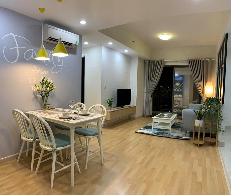 Căn hộ 2 PN 2wc . view hồ bơi.t sieu thi wincom toa T1 lau 18 . căn góc Masteri Thảo Điền. Q2