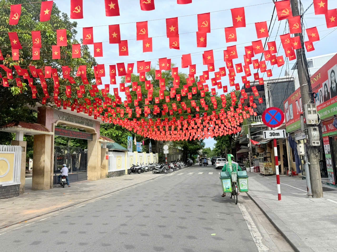 Bán Nhà 2 Tầng Từ Dân Lê Huân Gần MT Giá rẻ 2,3xx tỷ⚡️