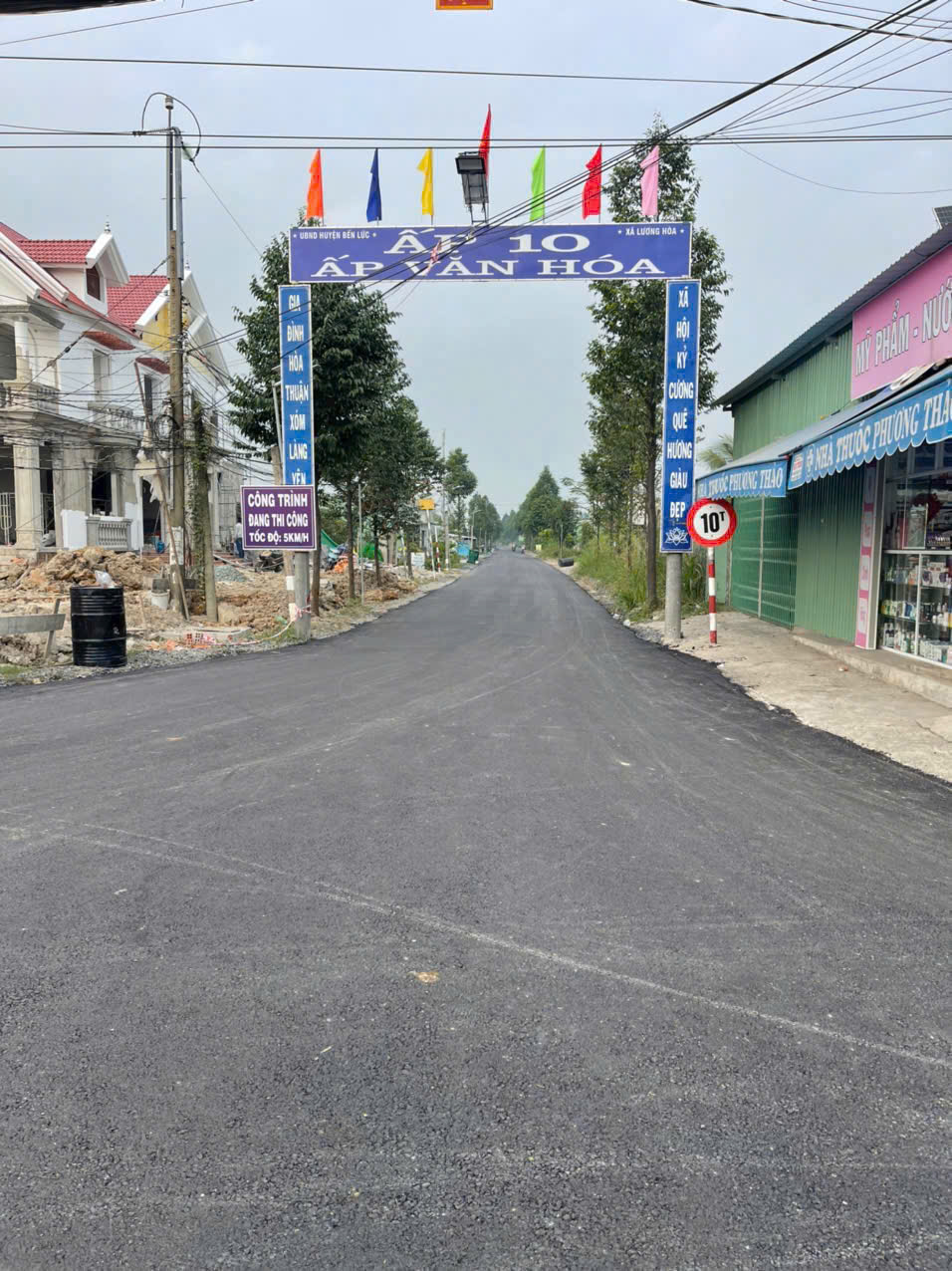 Bán nền thổ cư dt 200m2 mặt tiền đường nhựa ấp 10, xã Lương Hòa, Bến Lức giá 2,2 tỷ