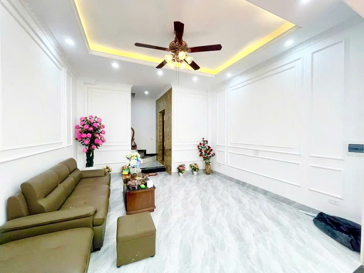 BÁN NHÀ ĐỐNG ĐA LÔ GÓC 42M - NGÕ THÔNG - KINH DOANH - 2 THOÁNG NHÀ ĐẸP Ở LUÔN