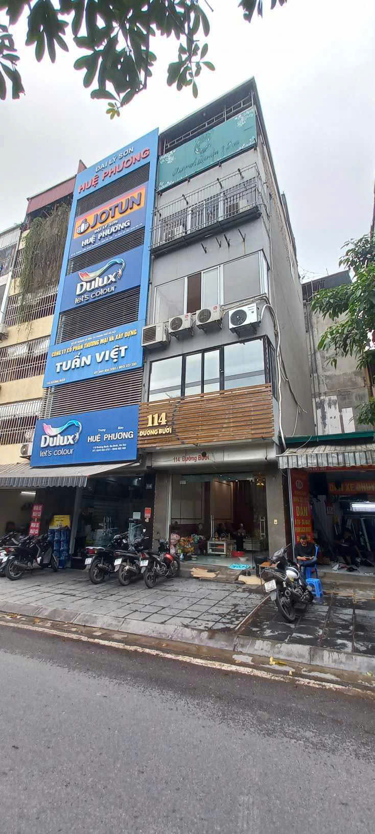 Chính chủ bán nhà mặt đường Bưởi vỉa hè siêu kinh doanh 44m mặt tiền 4m.