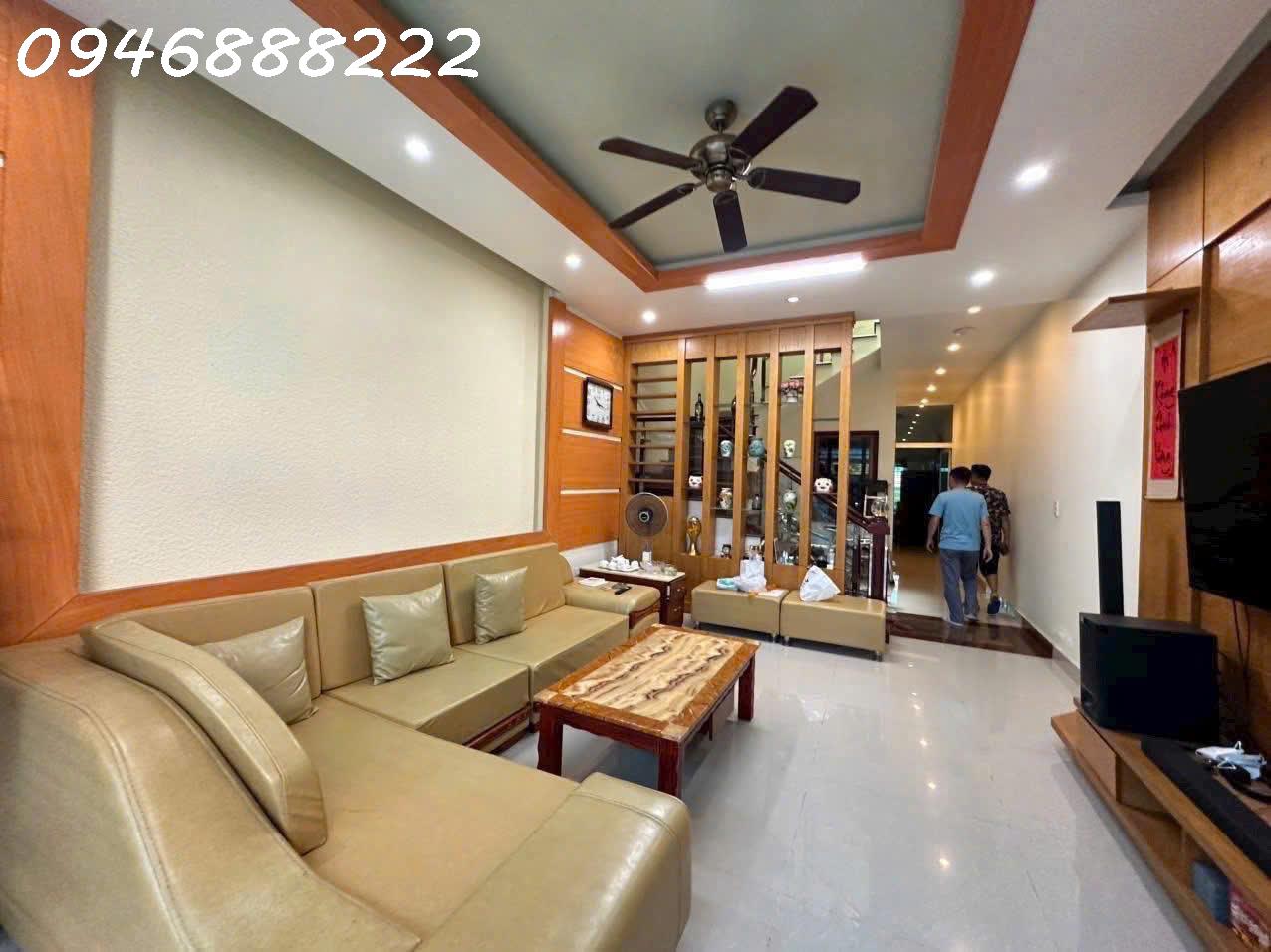 Nhà mặt đường Đào Nhuận , Lê Chân vị trí cực đẹp kinh doanh buôn bán tốt