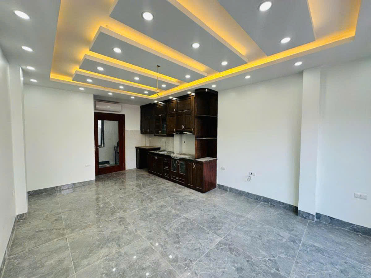 Nhà mặt phố Khâm Thiên Đống Đa – 66m2 3 tầng MT 4.2m Giá 42 tỷ