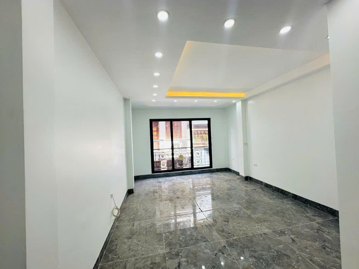 BÁN Nhà Mặt phố Khâm Thiên Đống Đa 66m2 3 Tầng MT 4.2m Giá 42 tỷ