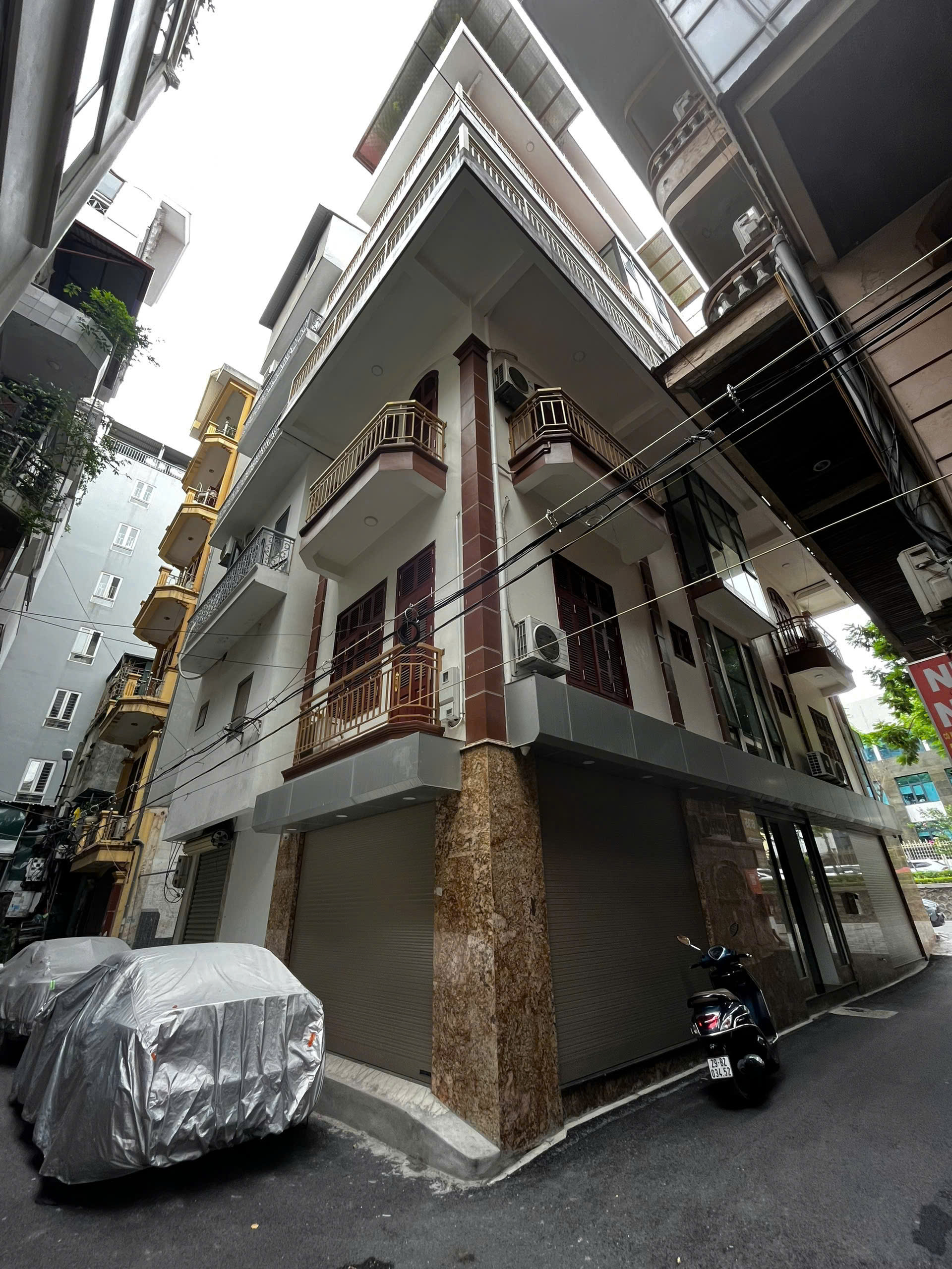 [Siêu phẩm] bán nhà Hoàng Quốc Việt lô góc 3 thoáng, ô tô, 7 tầng thang máy, chỉ 18 tỷ