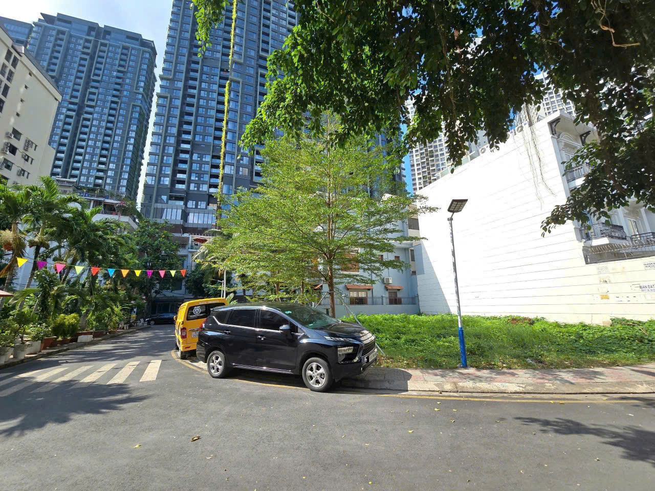 CẦN TIỀN bán gấp lô đấ Đất Vị Trí Đẹp - Góc 2 Mặt Tiền Võ Trường Toản,thảo điền Q2