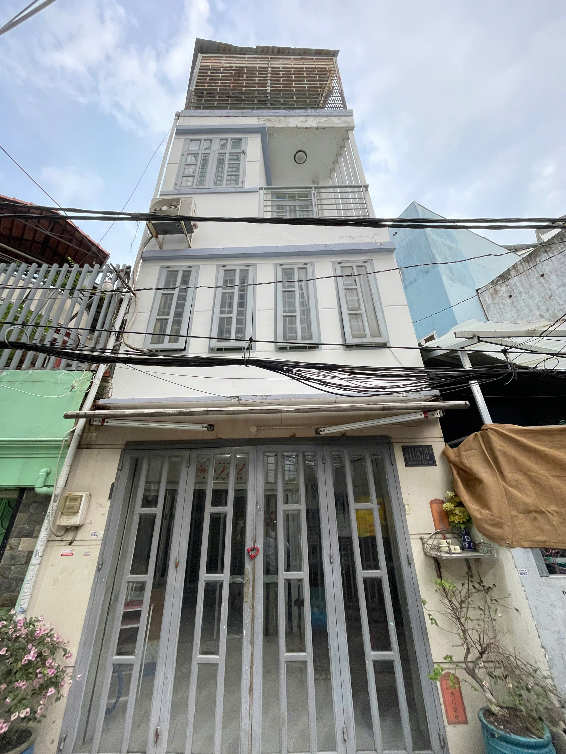 hẻm xe hơi 6m - nguyễn gia trí - 31m2 - 4 tầng -3 PN - chỉ 6.2 tỷ