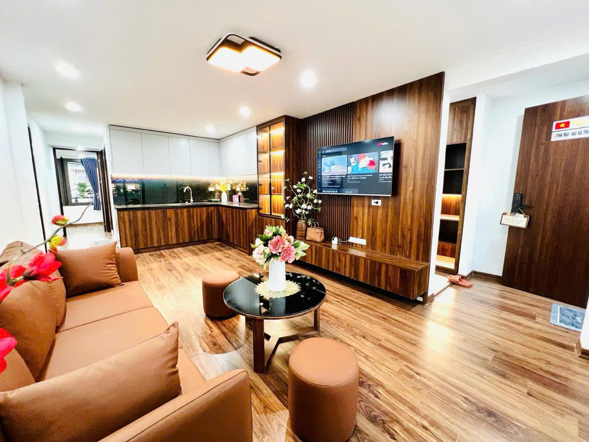 Nhà mặt phố Phan Huy Ích Ba Đình 52m2 6 Tầng Mặt tiền 13m Lô góc Giá 43 tỷ