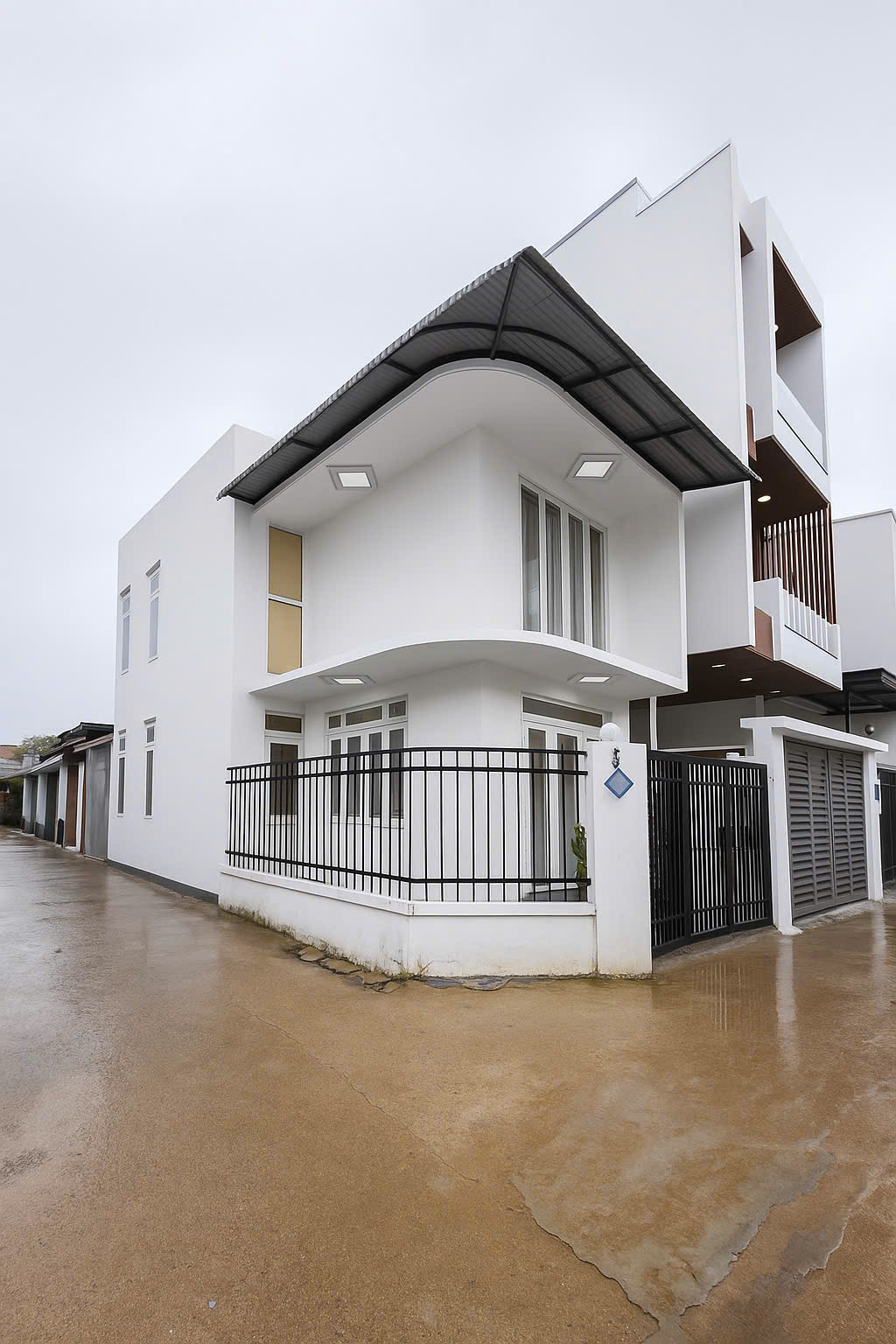 BÁN NHÀ 2 MẶT TIỀN – KIỆT Ô TÔ TRÁNH NHAU PHAN CHU TRINH