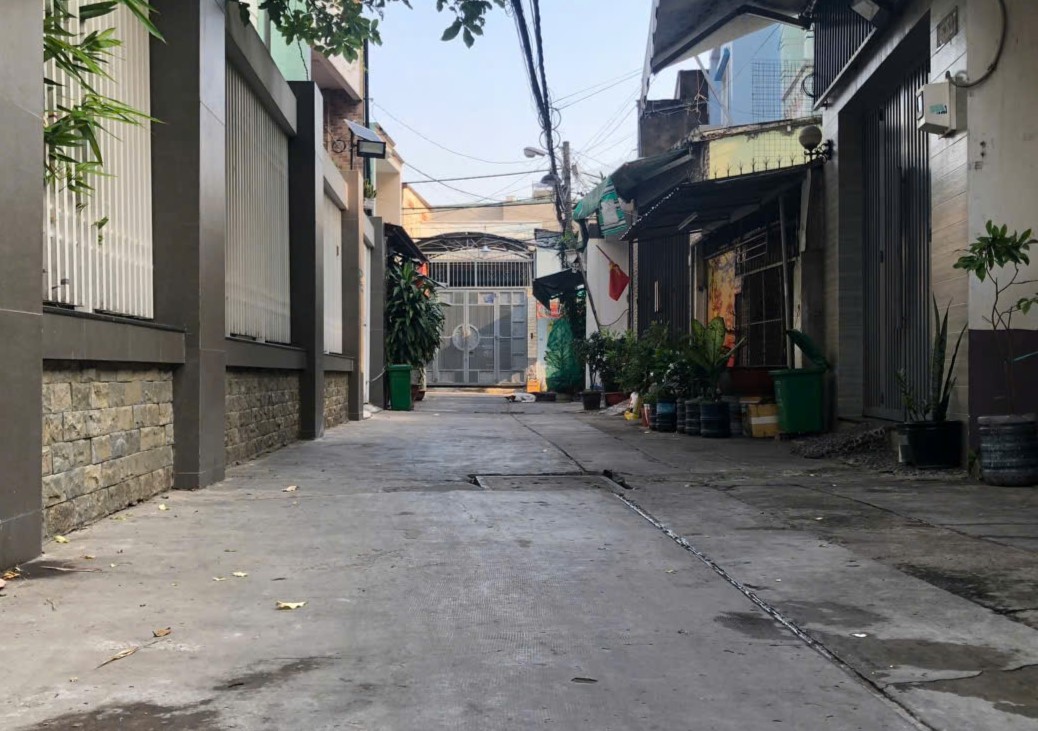 NHÀ BÁN TRỆT LỬNG - DT 5X14M - HẺM XE HƠI - BÌNH TÂN - NHỈNH 4 TỶ - SỔ HỒNG
