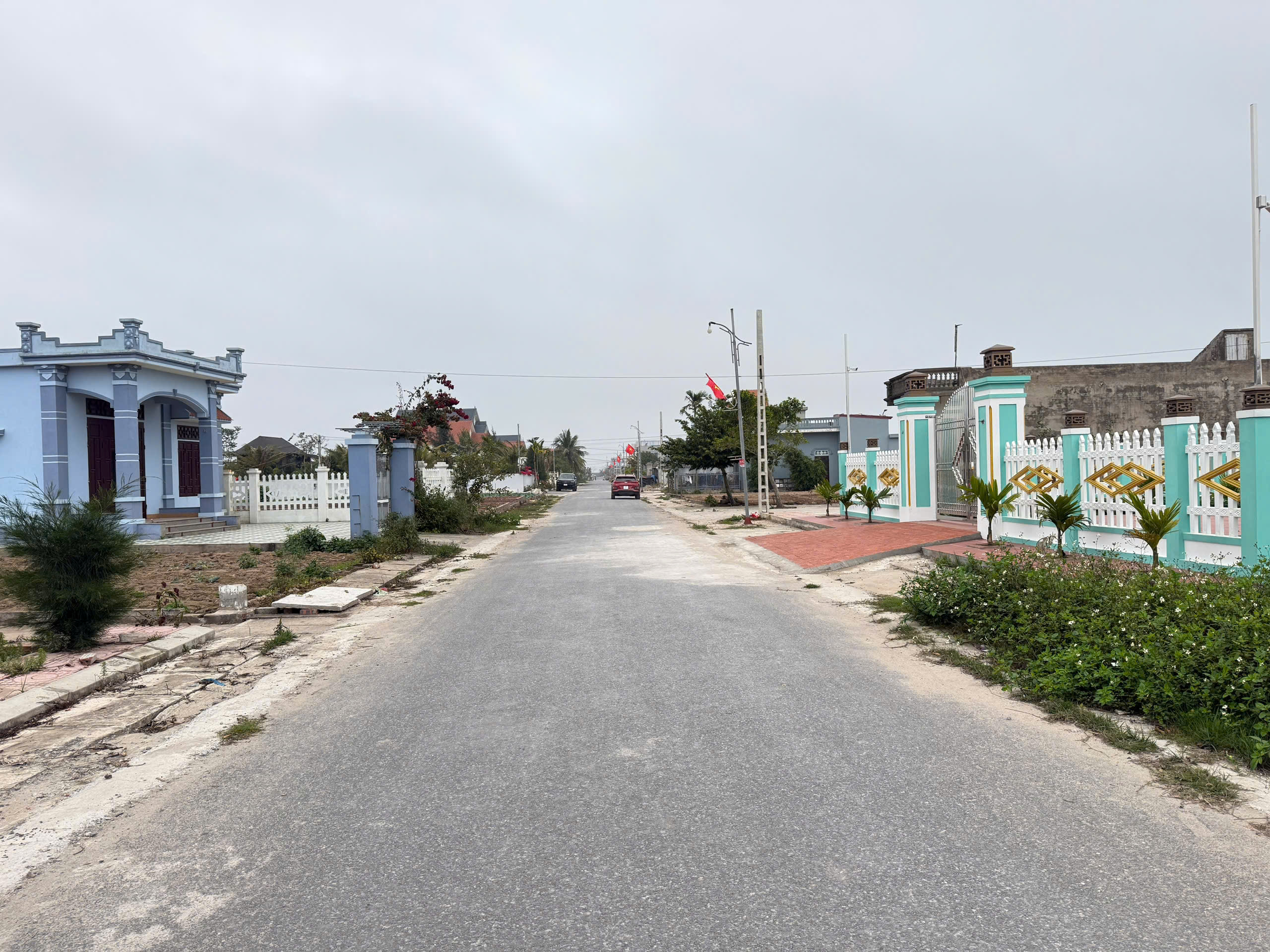 Chỉ nhỉnh 2 tỷ bán trục nhà văn hóa 81m2 đường 10m sát flamingo và bãi tắm