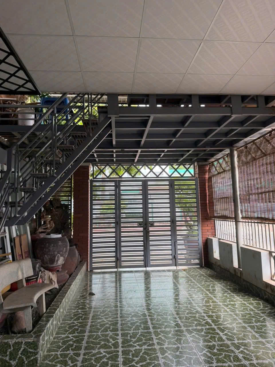 Căn nhà 1 trệt 2 lầu góc 2 MT số 248 Nguyễn Hữu Cảnh - P. Rạch Dừa Dt : 121 m2 ( 5 x 24) Diện tích thực tế 140 m2, DTSD