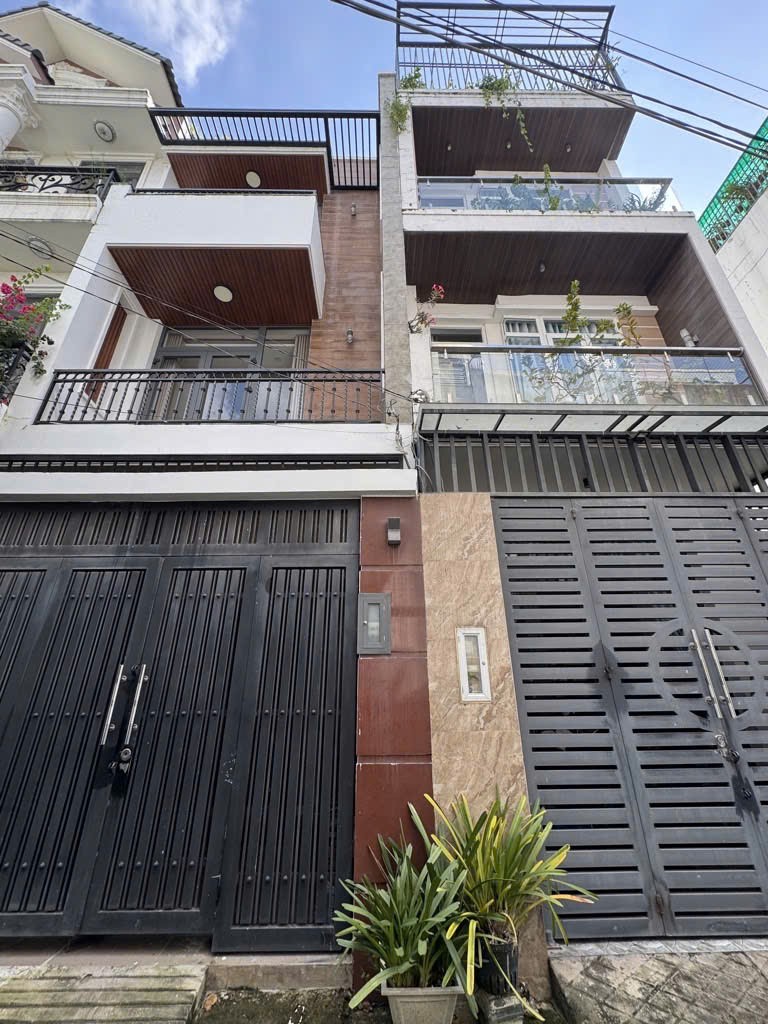 NHÀ CHÍNH CHỦ - Hẻm Xe Hơi - Trung Tâm Phường Trường Thọ, TP Thủ Đức Hồ Chí Minh 70m2 Nhỉnh 7 tỷ