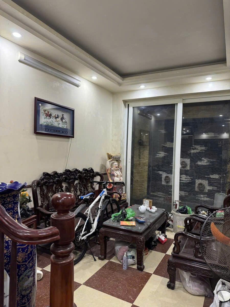 Bán Nhà Mặt phố Cầu Giấy đường Cầu Giấy 42m2 5 Tầng Mặt tiền 3m Giá 29 tỷ